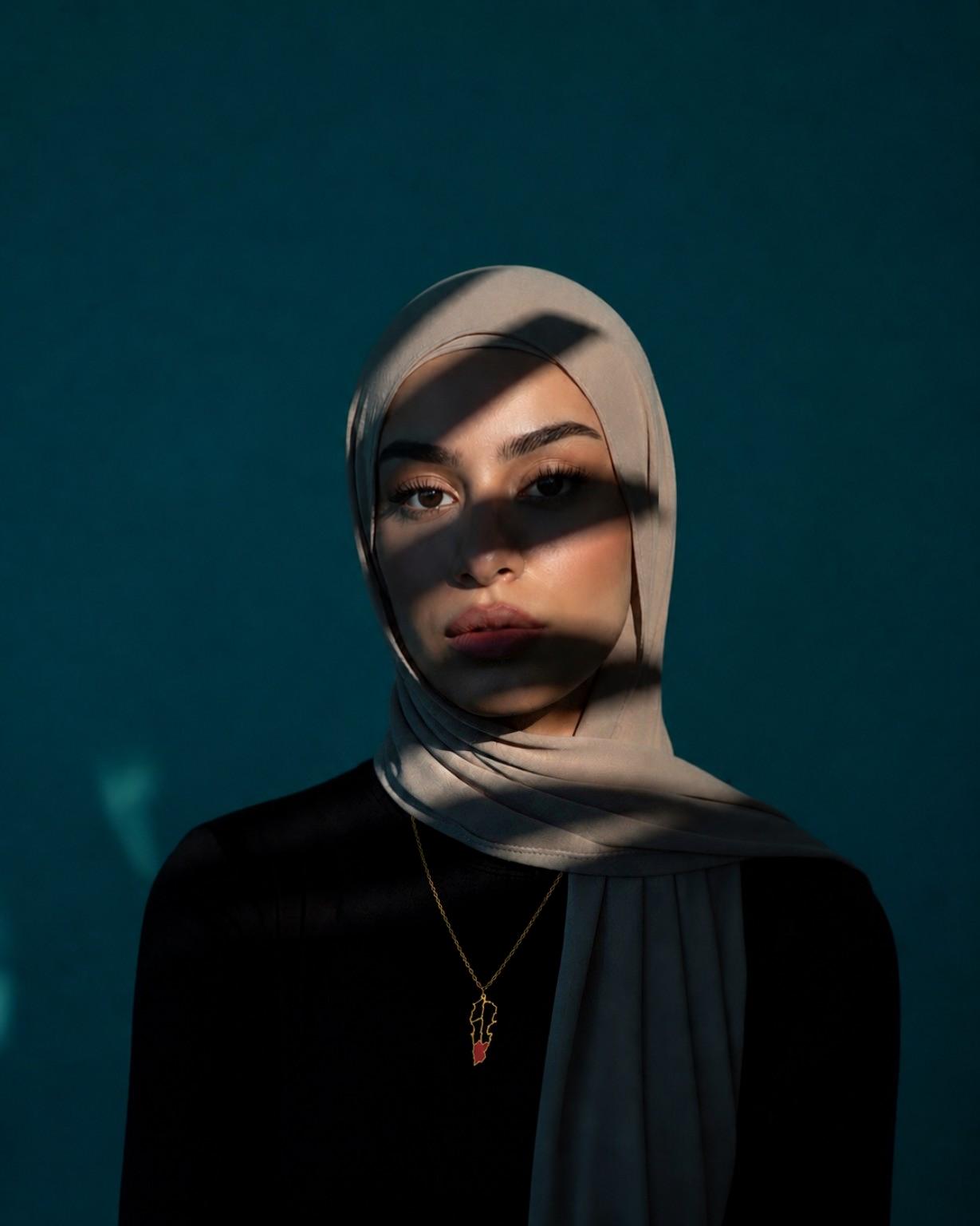 Map hijabi long necklace